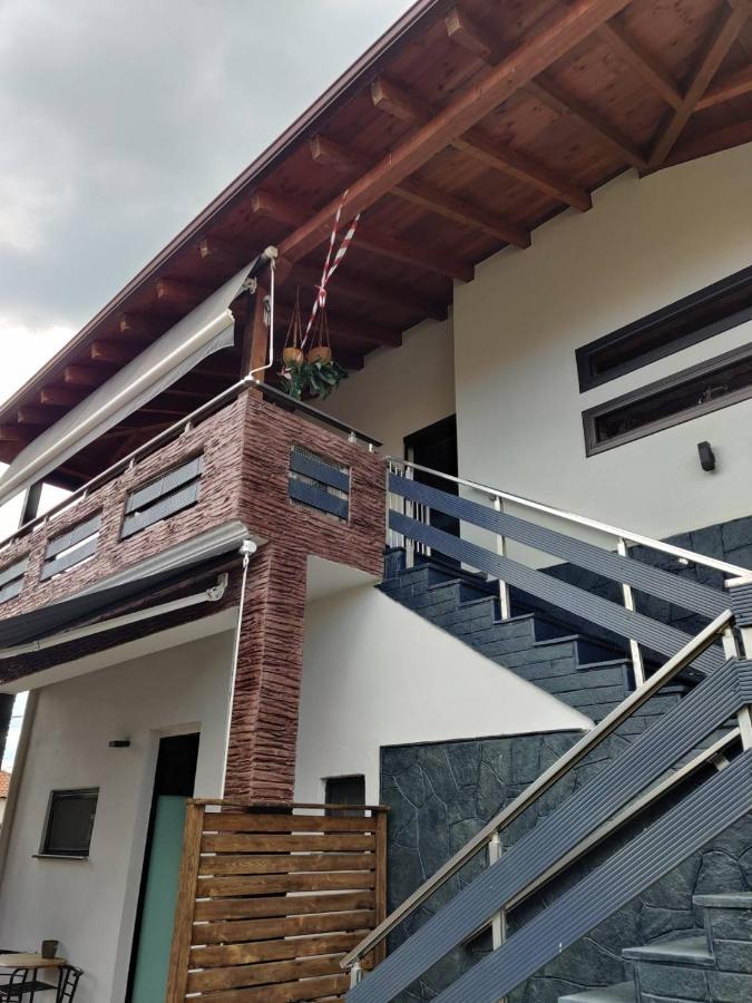 Vintage Lux Homes Vrasná المظهر الخارجي الصورة