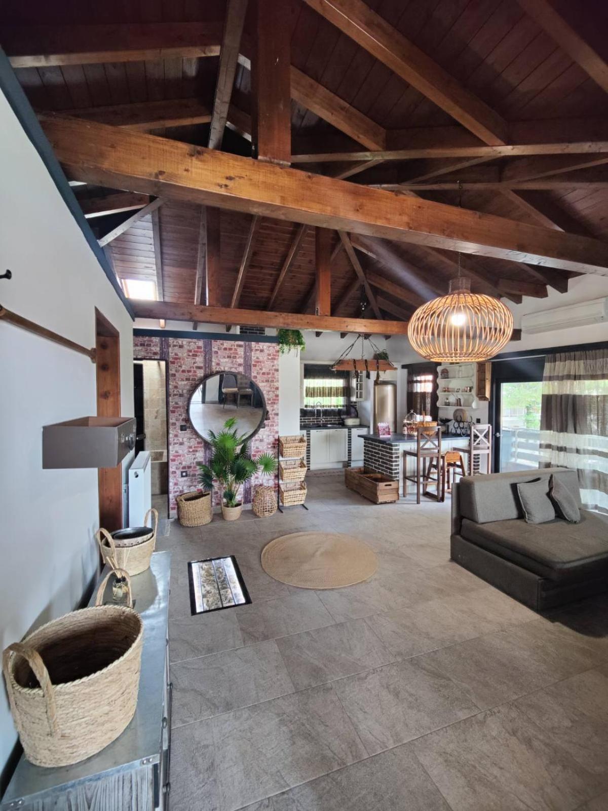 Vintage Lux Homes Vrasná المظهر الخارجي الصورة