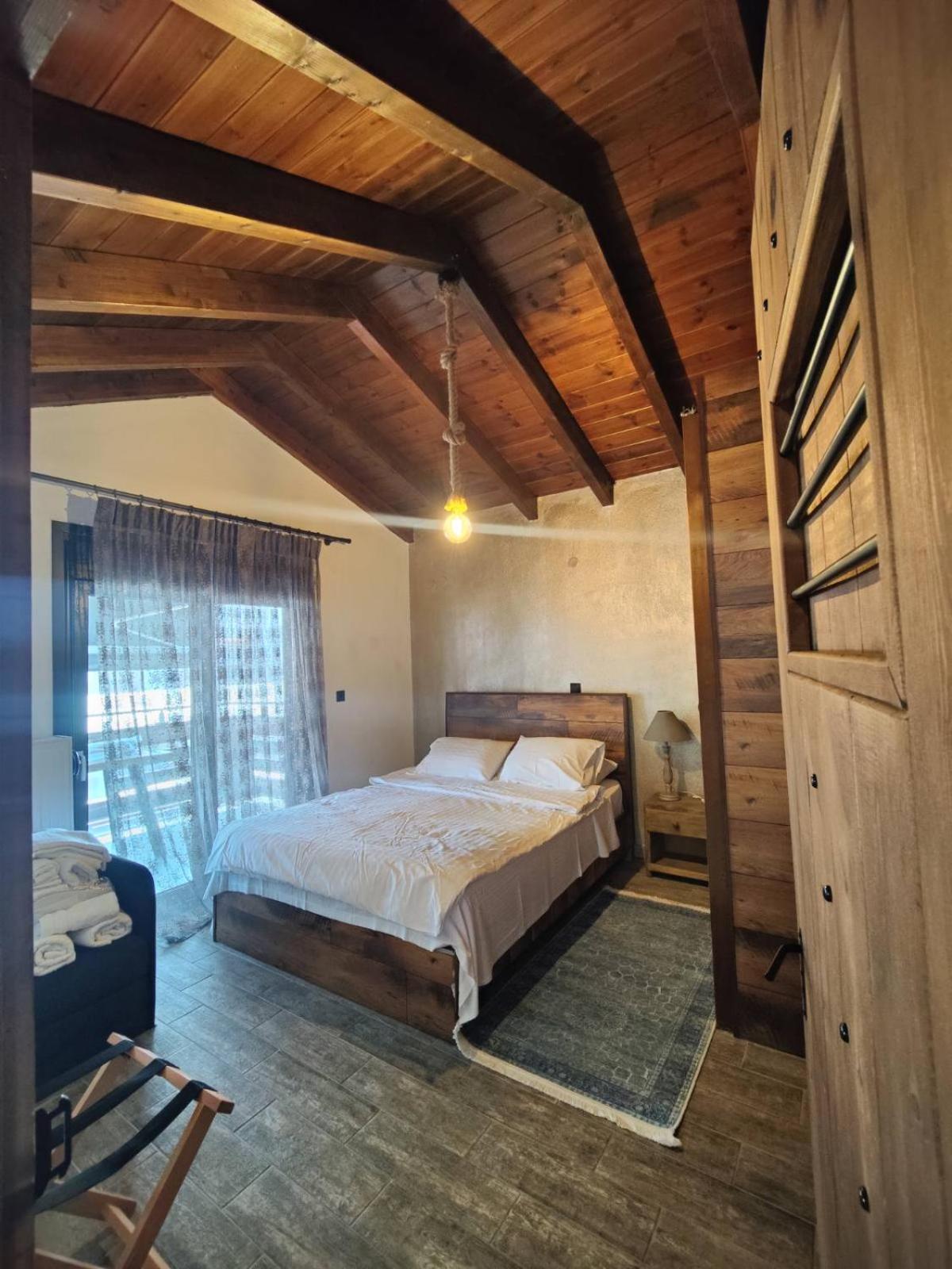 Vintage Lux Homes Vrasná المظهر الخارجي الصورة