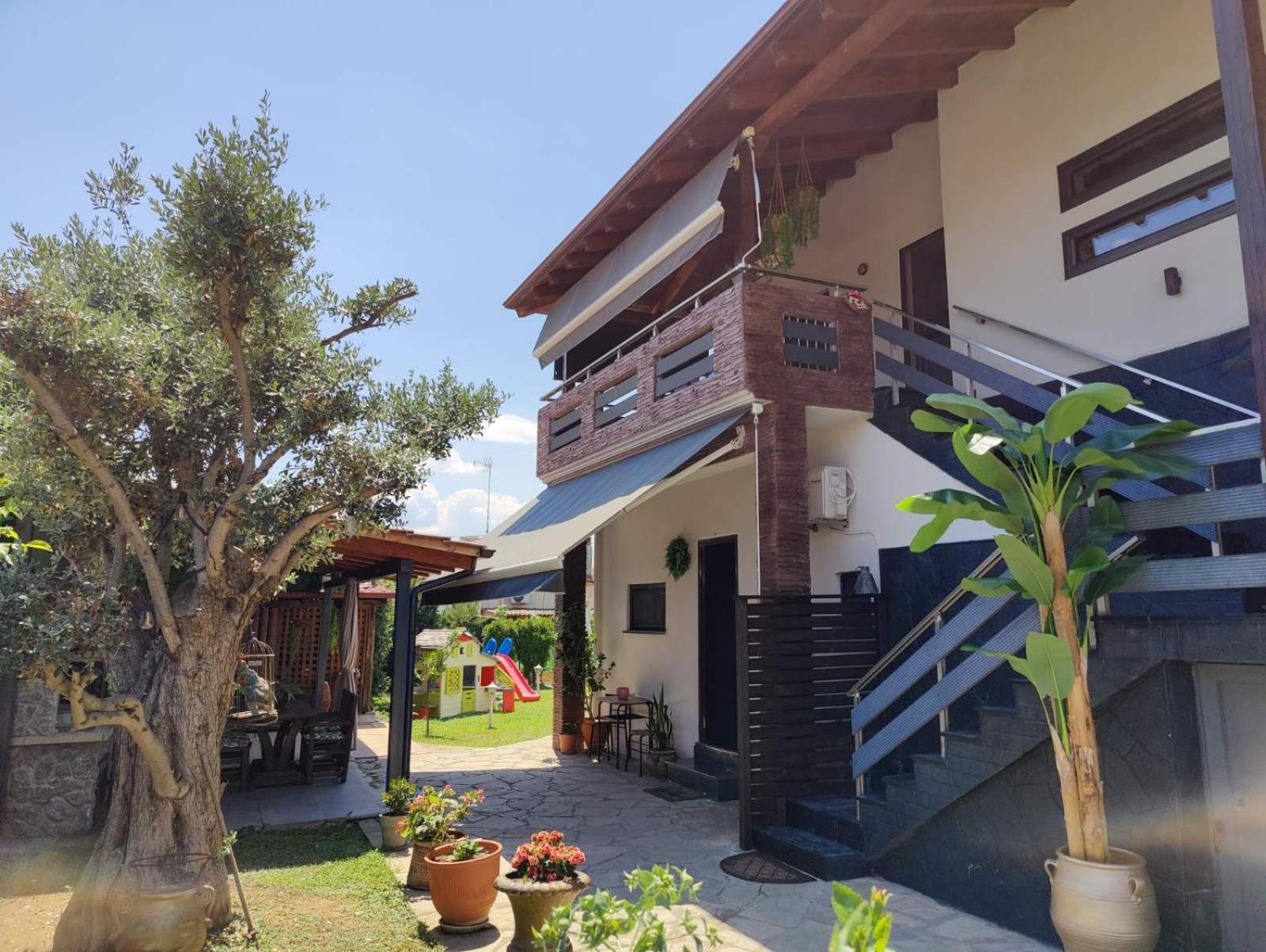 Vintage Lux Homes Vrasná المظهر الخارجي الصورة