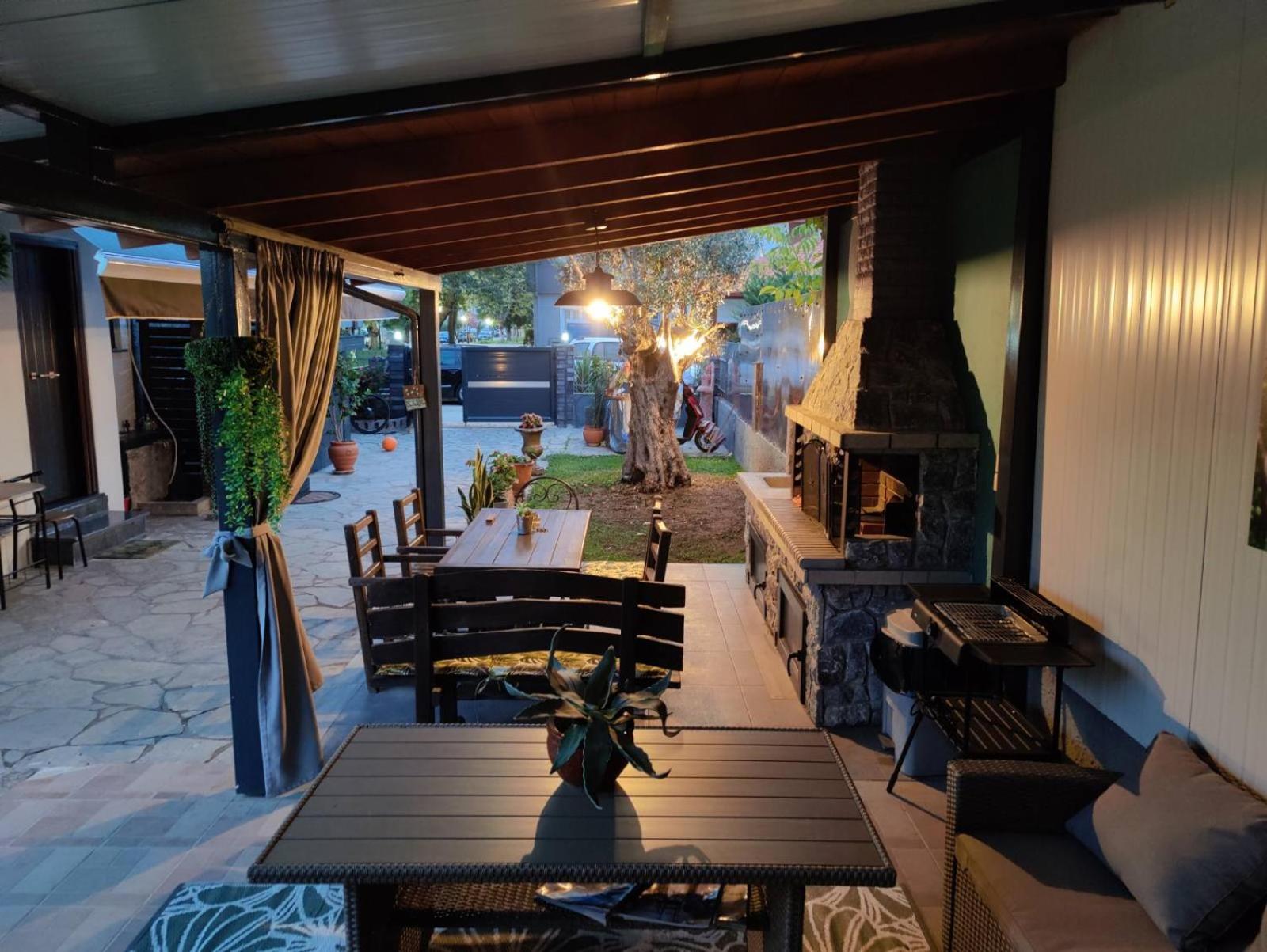 Vintage Lux Homes Vrasná المظهر الخارجي الصورة
