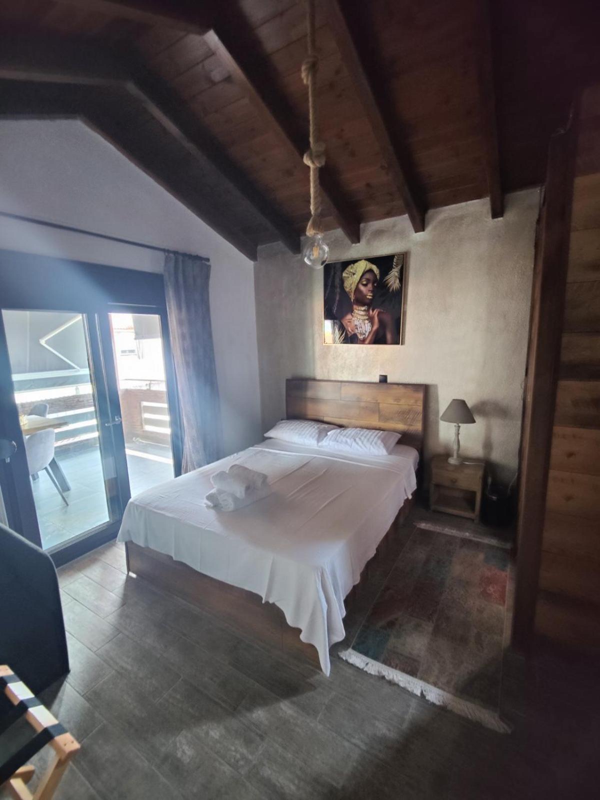 Vintage Lux Homes Vrasná المظهر الخارجي الصورة
