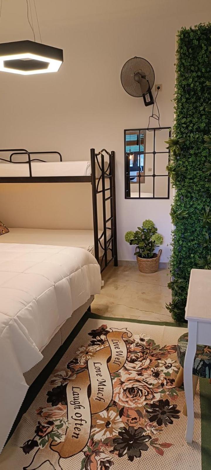 Vintage Lux Homes Vrasná المظهر الخارجي الصورة